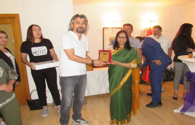 Yoga Federation celebrated IDY in Ankara. A photo contest on Yoga was organized in coordination with Ministry of Sports and Ministry of Education and awards distributed on 21.06.2018