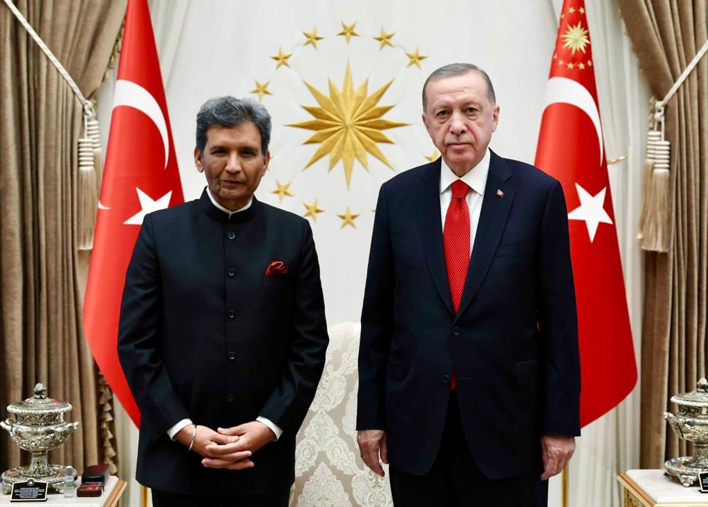Ambassador Dr. Virander Paul presenting his credentials to the President of Republic of Türkiye (30.11.2022)